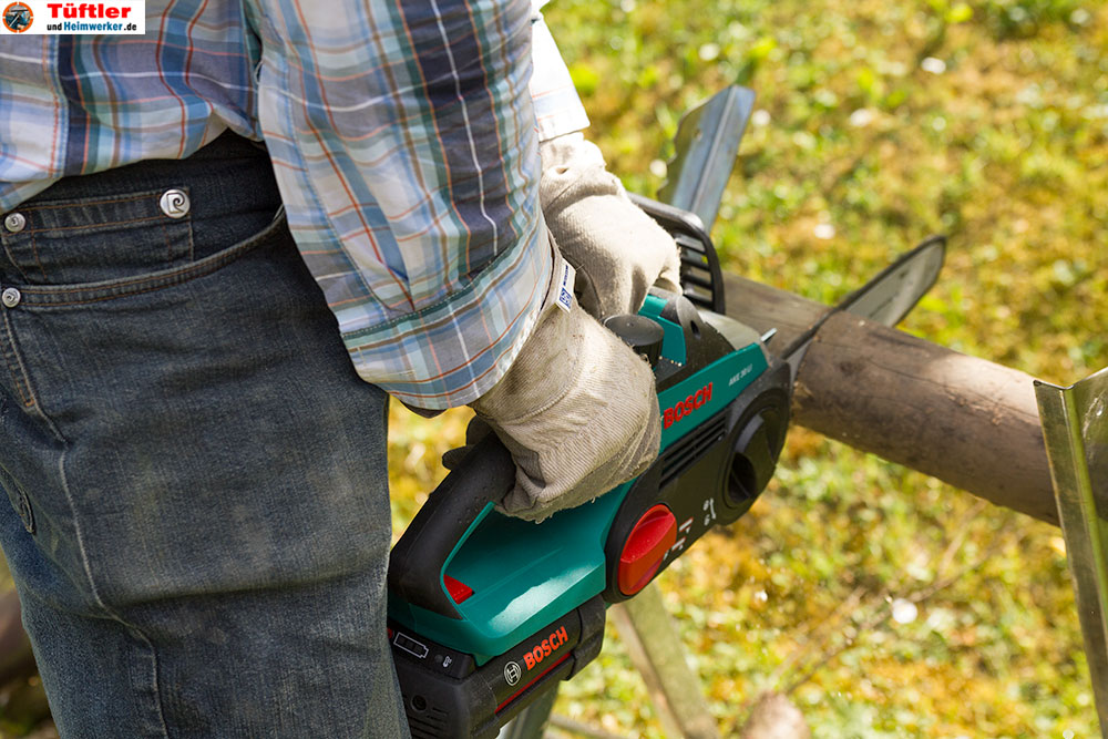 Bosch AKE 30 LI Akku-Kettensäge im Test